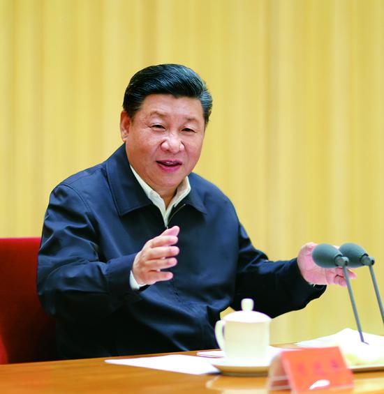 2018年7月3日至4日，全國組織工作會(huì)議在北京召開。中共中央總書記、國家主席、中央軍委主席習(xí)近平出席會(huì)議并發(fā)表重要講話。 新華社記者 鞠鵬/攝